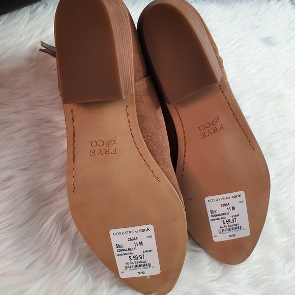 New Frye and Co Size 11 Rubie Side Zip Suede Ankle Boot Almond Toe cognac - Picture 6 of 6